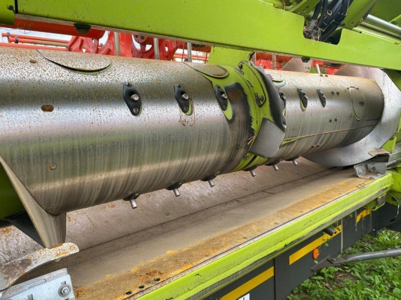 Claas Vario 1230 mit Laser links/ Wagen