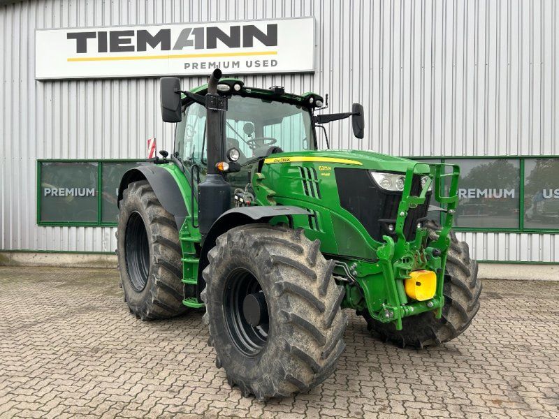 John Deere 6215R