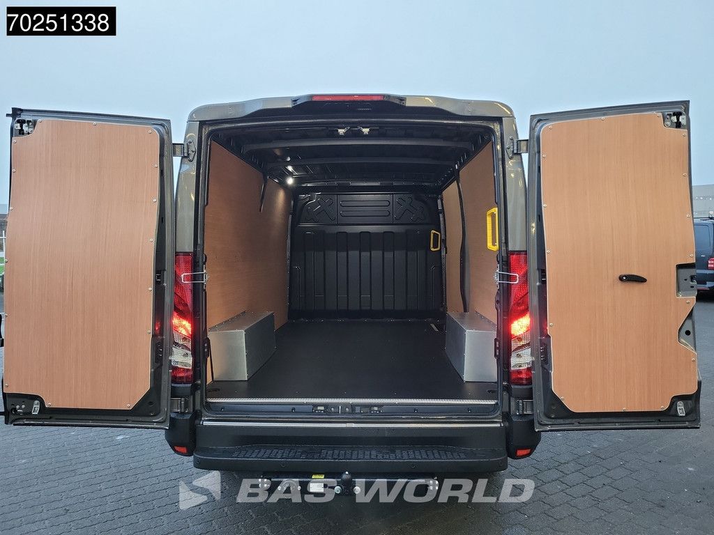 Iveco Daily 35S21 3.0L Automaat L2H1 210PK Laag Dak 2025-Model 3,5t Trekhaak ACC Navi LED Camera Parkeersensoren Euro6 L2 9m3 A/C Towbar