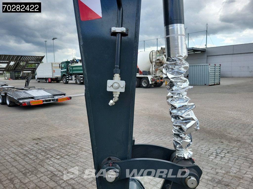 Hyundai HX80 N A/C - NEW UNUSED