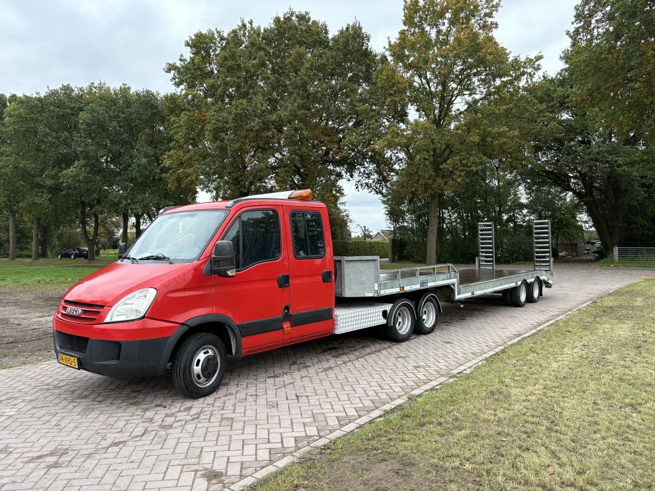 Be trekker Iveco Daily 40C18 jeep-as -be oplegger Jeeb-as semi
