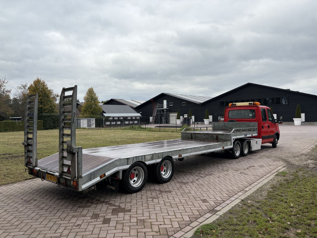 Be trekker Iveco Daily 40C18 jeep-as -be oplegger Jeeb-as semi