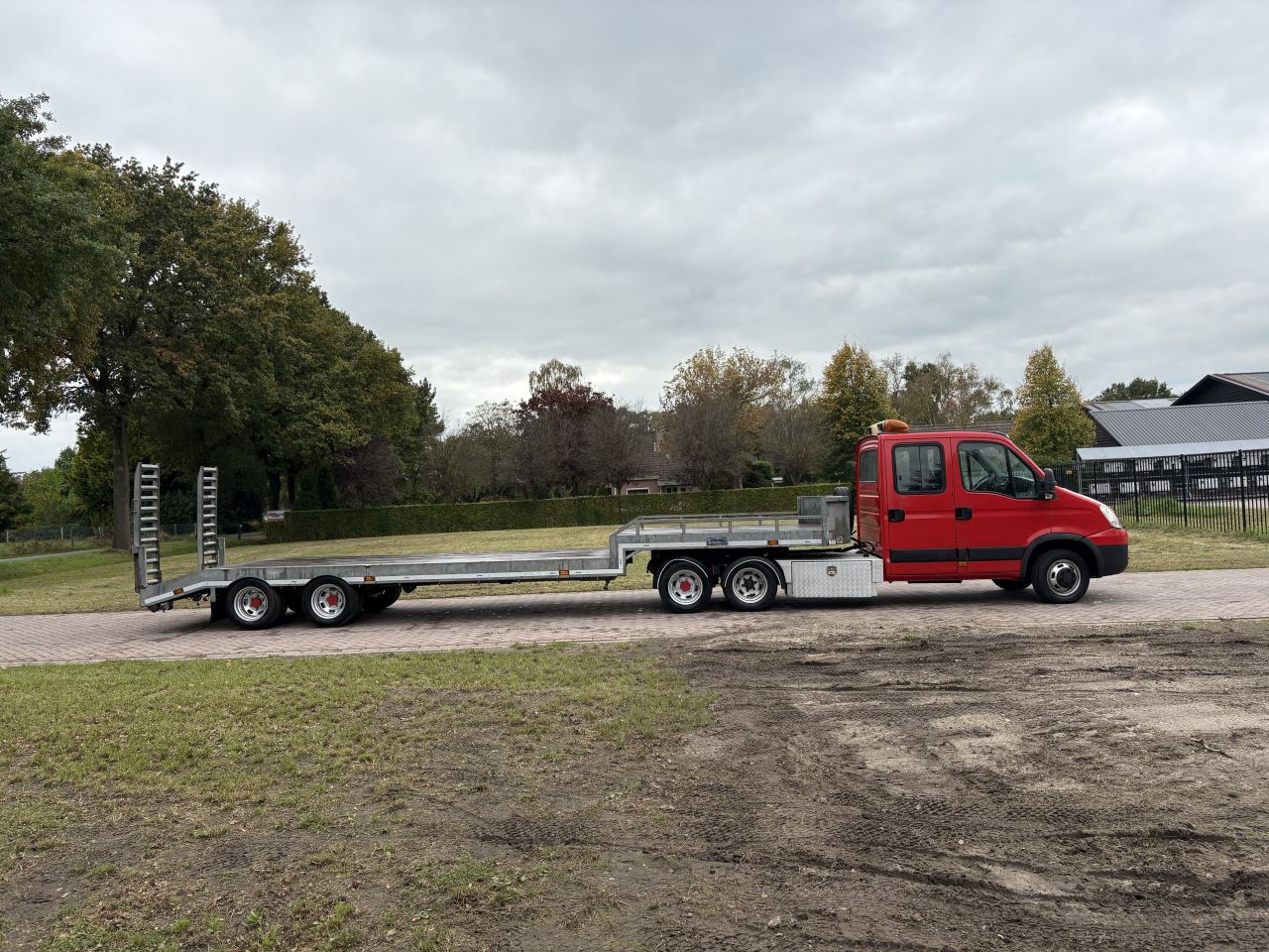 Be trekker Iveco Daily 40C18 jeep-as -be oplegger Jeeb-as semi
