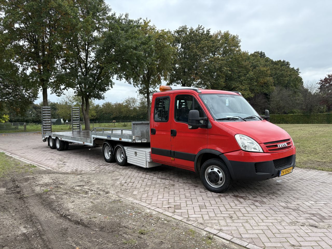 Be trekker Iveco Daily 40C18 jeep-as -be oplegger Jeeb-as semi