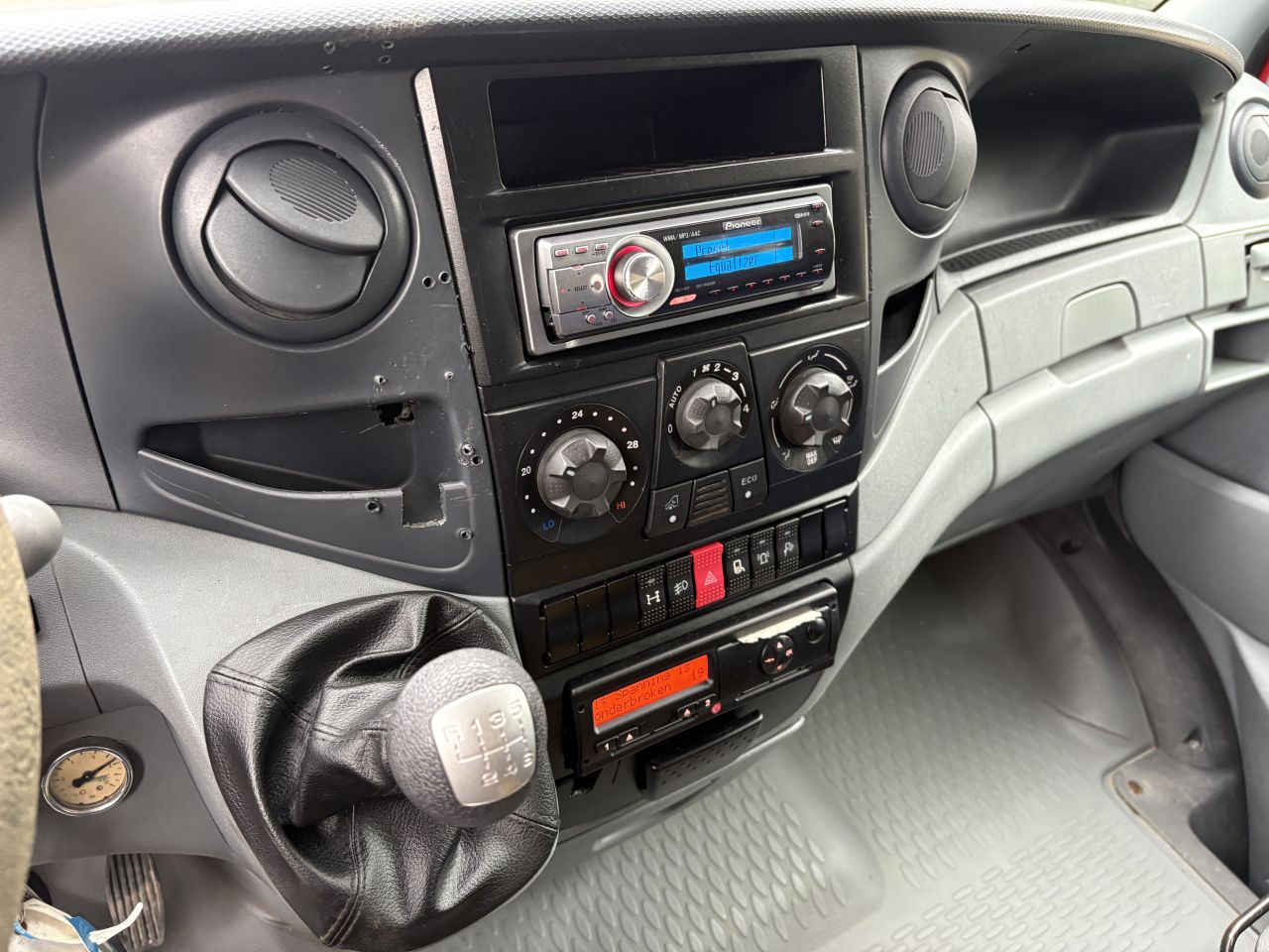 Be trekker Iveco Daily 40C18 jeep-as -be oplegger Jeeb-as semi