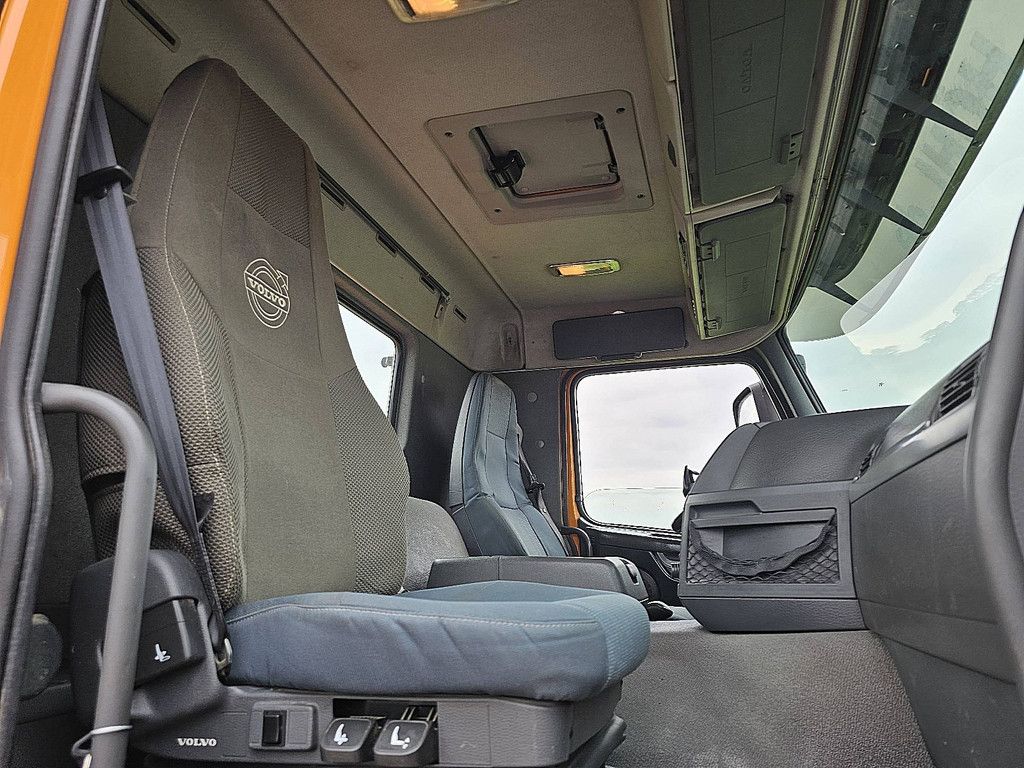 VOLVO FM 330