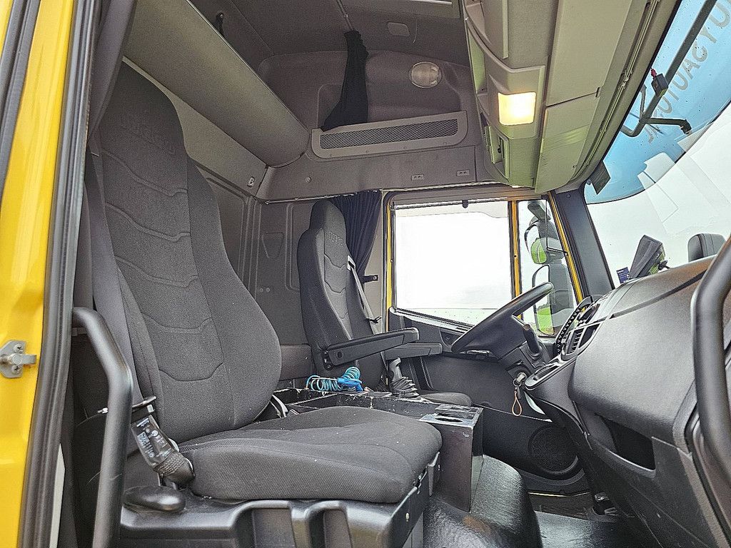 IVECO 120E28 EUROCARGO fly deck 2 cars