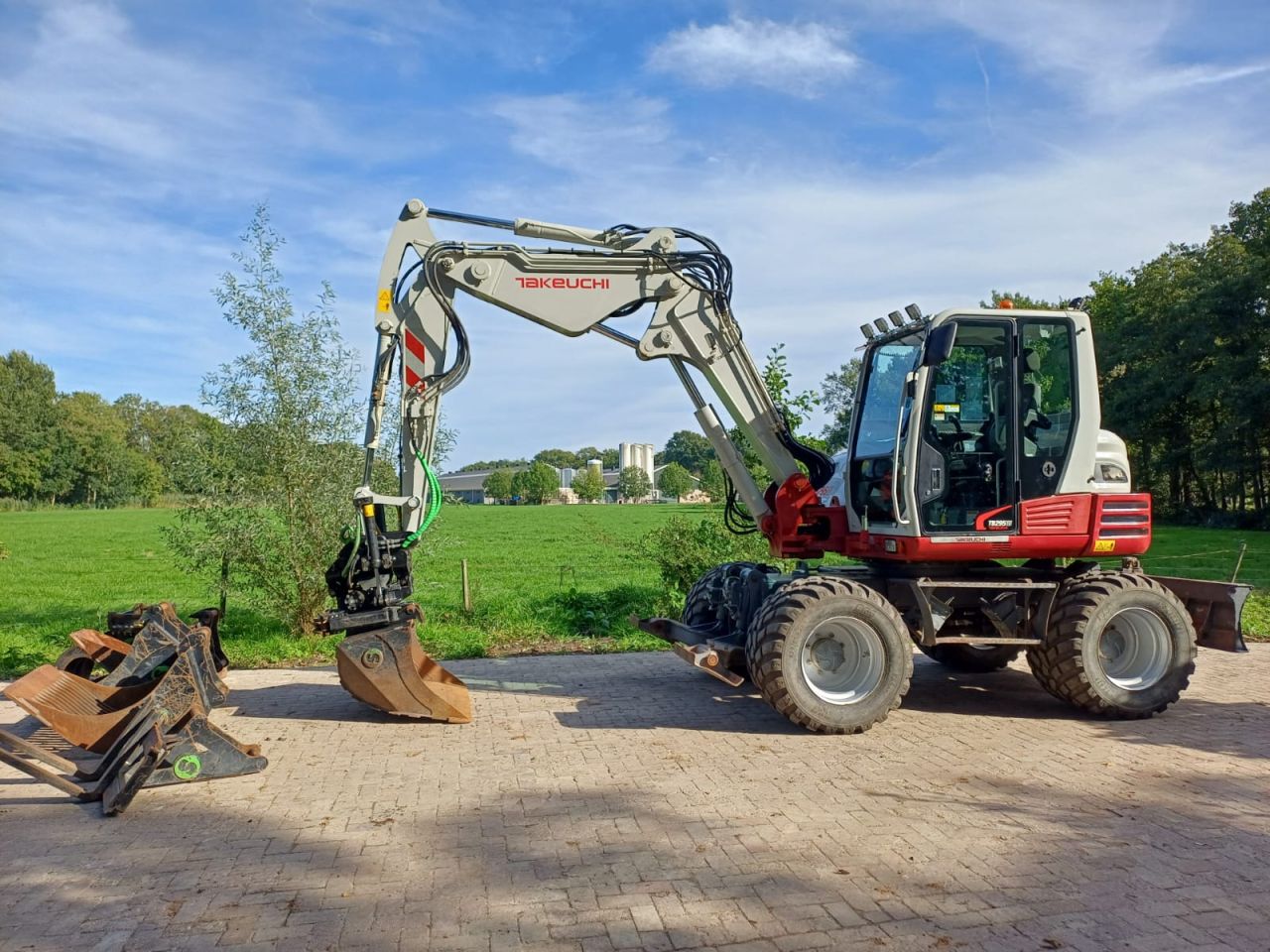 Takeuchi TB295W | bj 2014 | 9320uur | Steelwrist dks | Compleet