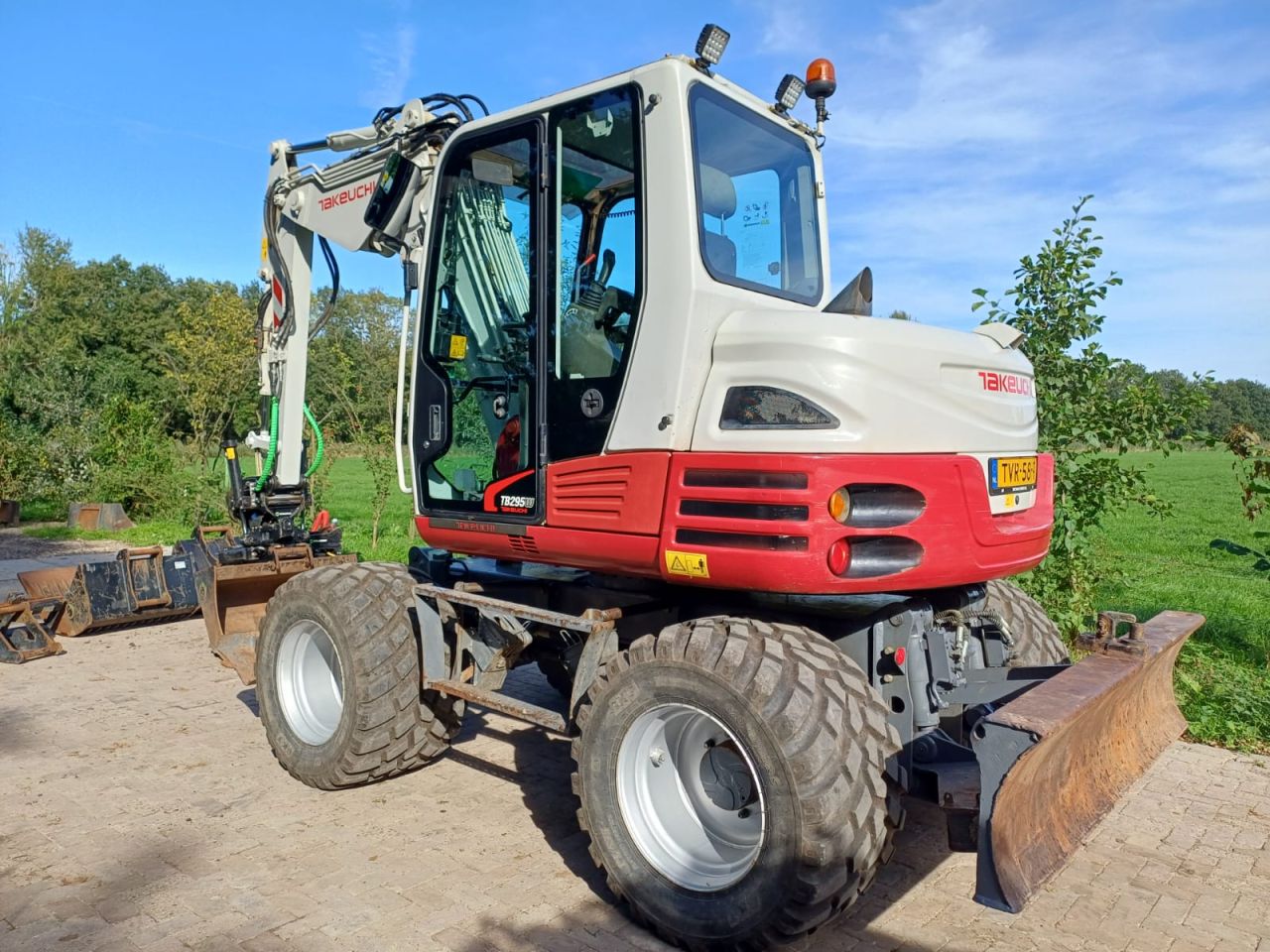 Takeuchi TB295W | bj 2014 | 9320uur | Steelwrist dks | Compleet