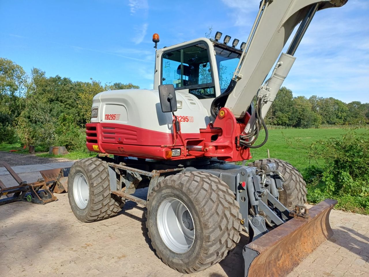 Takeuchi TB295W | bj 2014 | 9320uur | Steelwrist dks | Compleet