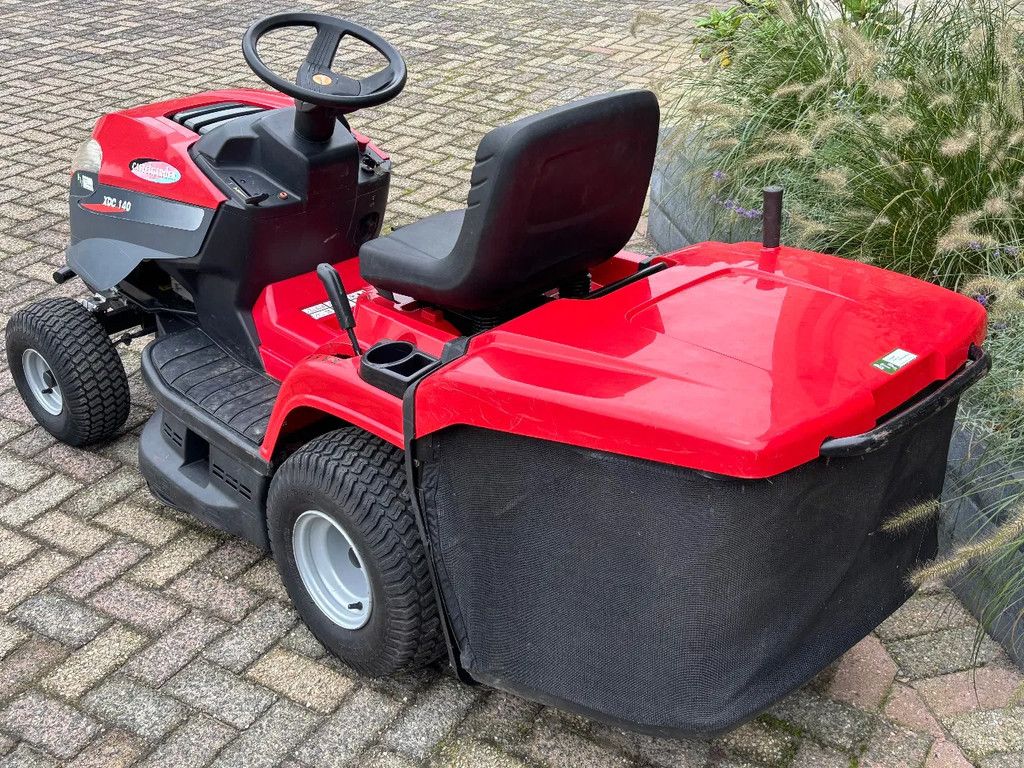 Castelgarden gebruikte xd140 zitmaaier met grasopvang