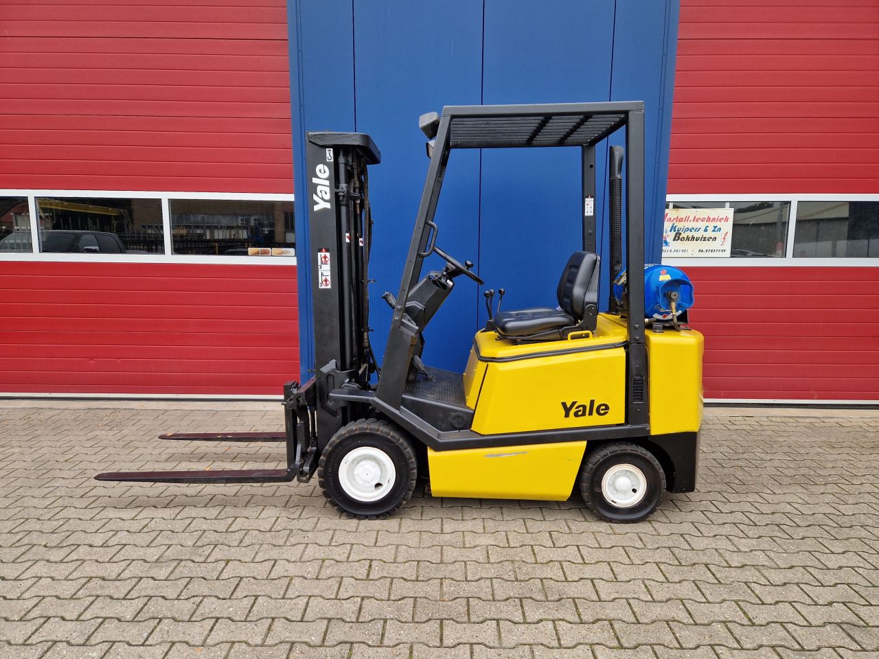 YALE GLP20 HEFTRUCK LPG MET TRIPLOMAST SIDESHIFT EN FREELIFT