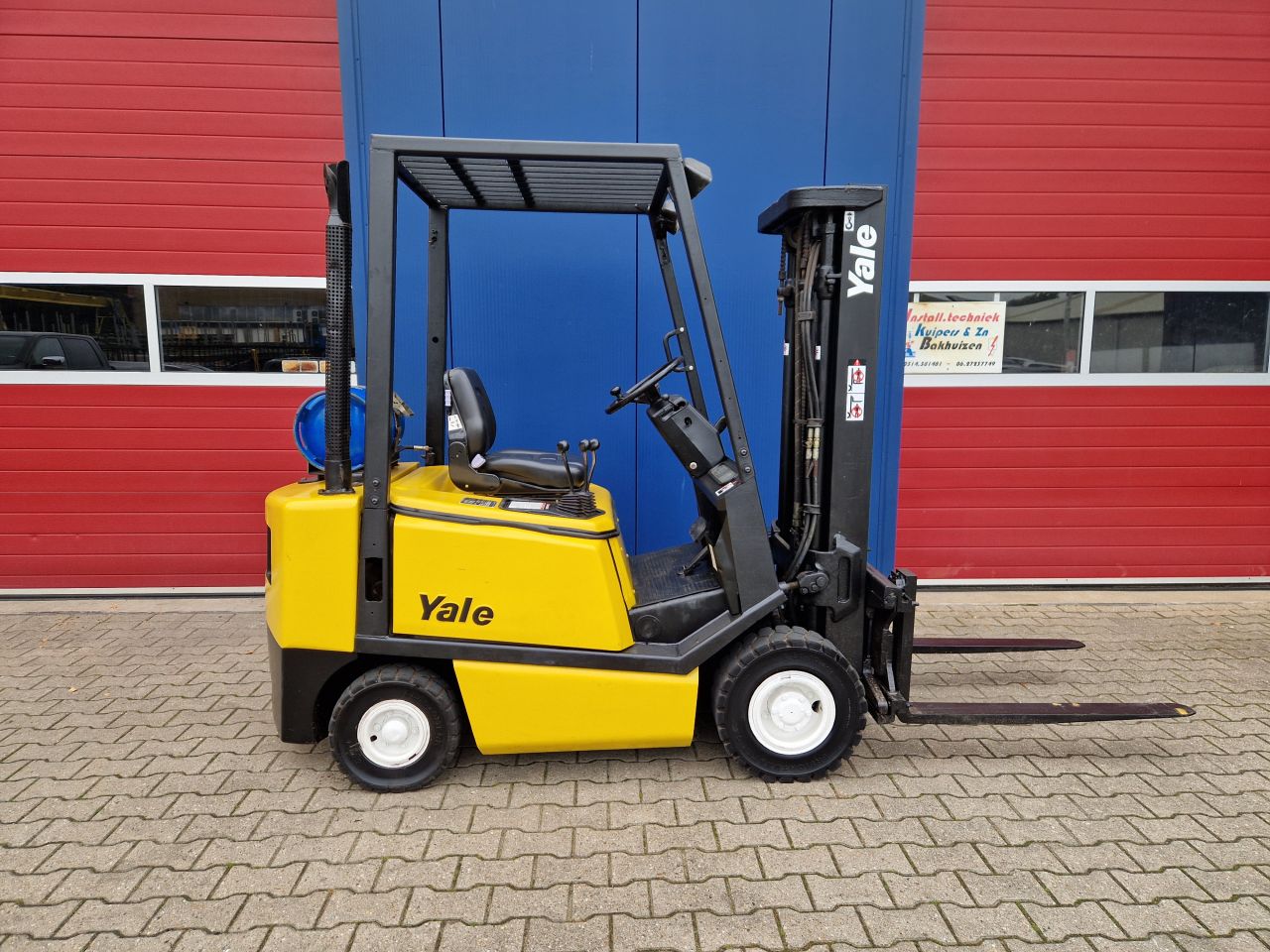 YALE GLP20 HEFTRUCK LPG MET TRIPLOMAST SIDESHIFT EN FREELIFT