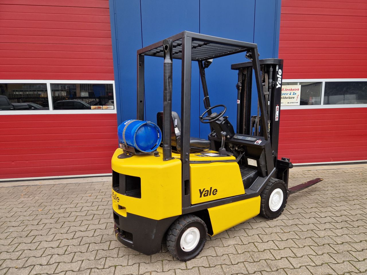 YALE GLP20 HEFTRUCK LPG MET TRIPLOMAST SIDESHIFT EN FREELIFT