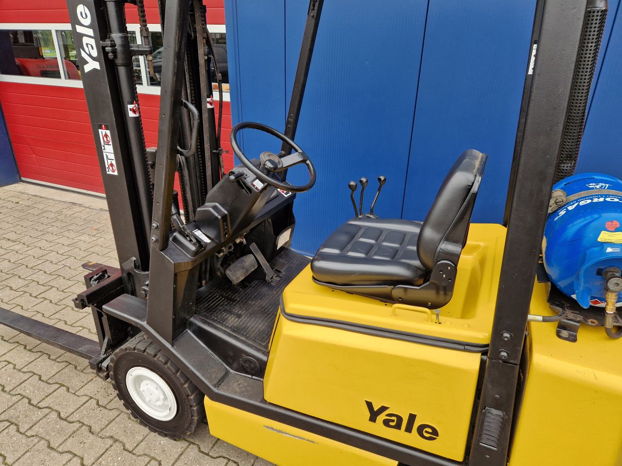 YALE GLP20 HEFTRUCK LPG MET TRIPLOMAST SIDESHIFT EN FREELIFT