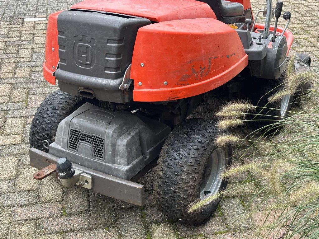 Husqvarna gebruikte frontmaaier R15c rider