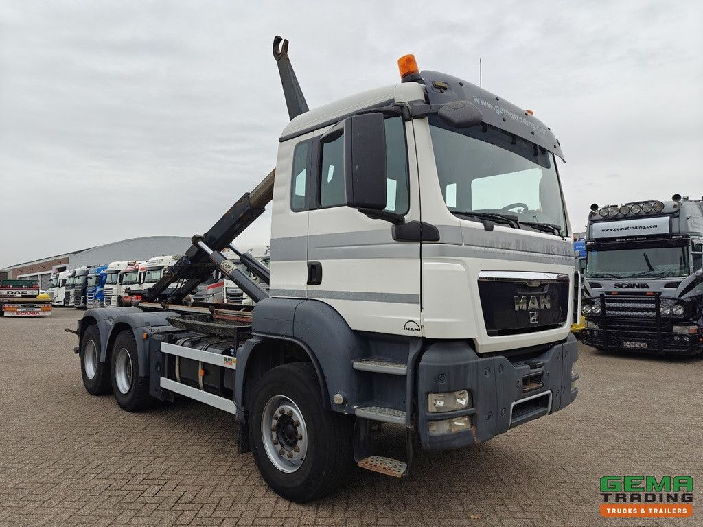 MAN TGS-TGX 26.440 6x4 Dagcabine Euro5 - AJK 20T HaakarmSysteem - Volledig Bladgeveerd - Naafreductie - Handgeschakeld