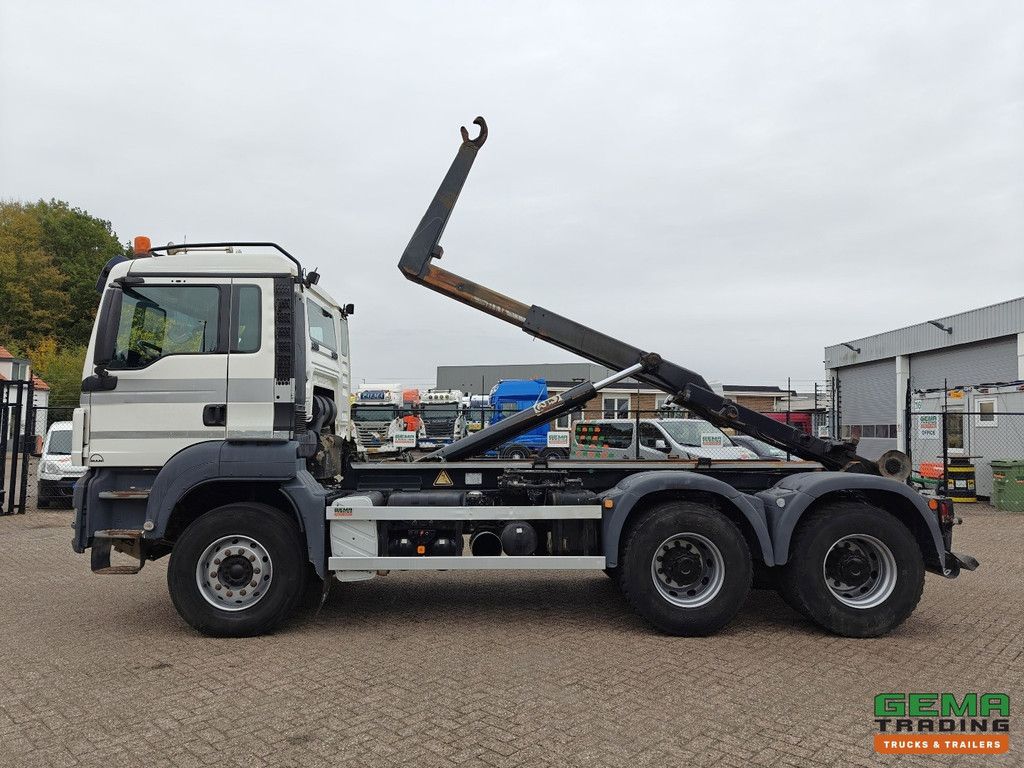 MAN TGS-TGX 26.440 6x4 Dagcabine Euro5 - AJK 20T HaakarmSysteem - Volledig Bladgeveerd - Naafreductie - Handgeschakeld