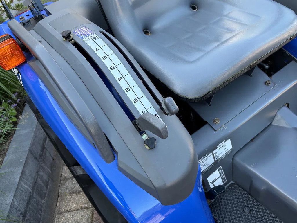 Iseki Tm150 minitractor 3cil. Diesel Slechts 47uur !