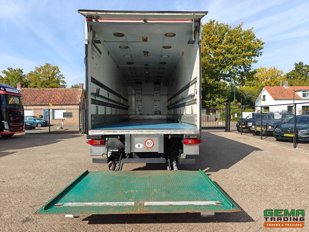 Volvo FM330 4x2 Day Cab Euro5 - Chicken Box 8.4m + Webasto Heater + Dhollandia 2000KG