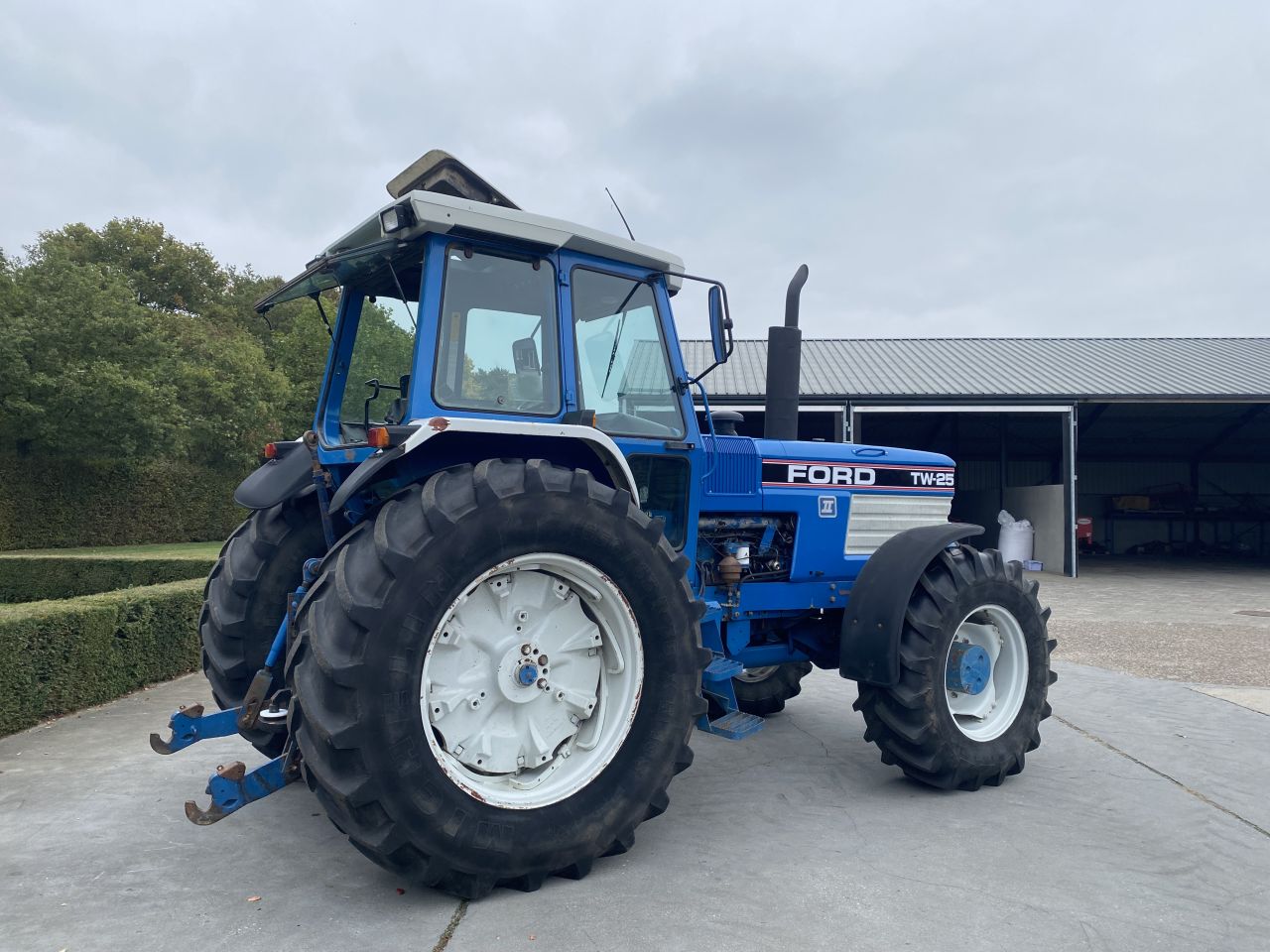 Nette Ford tw 25