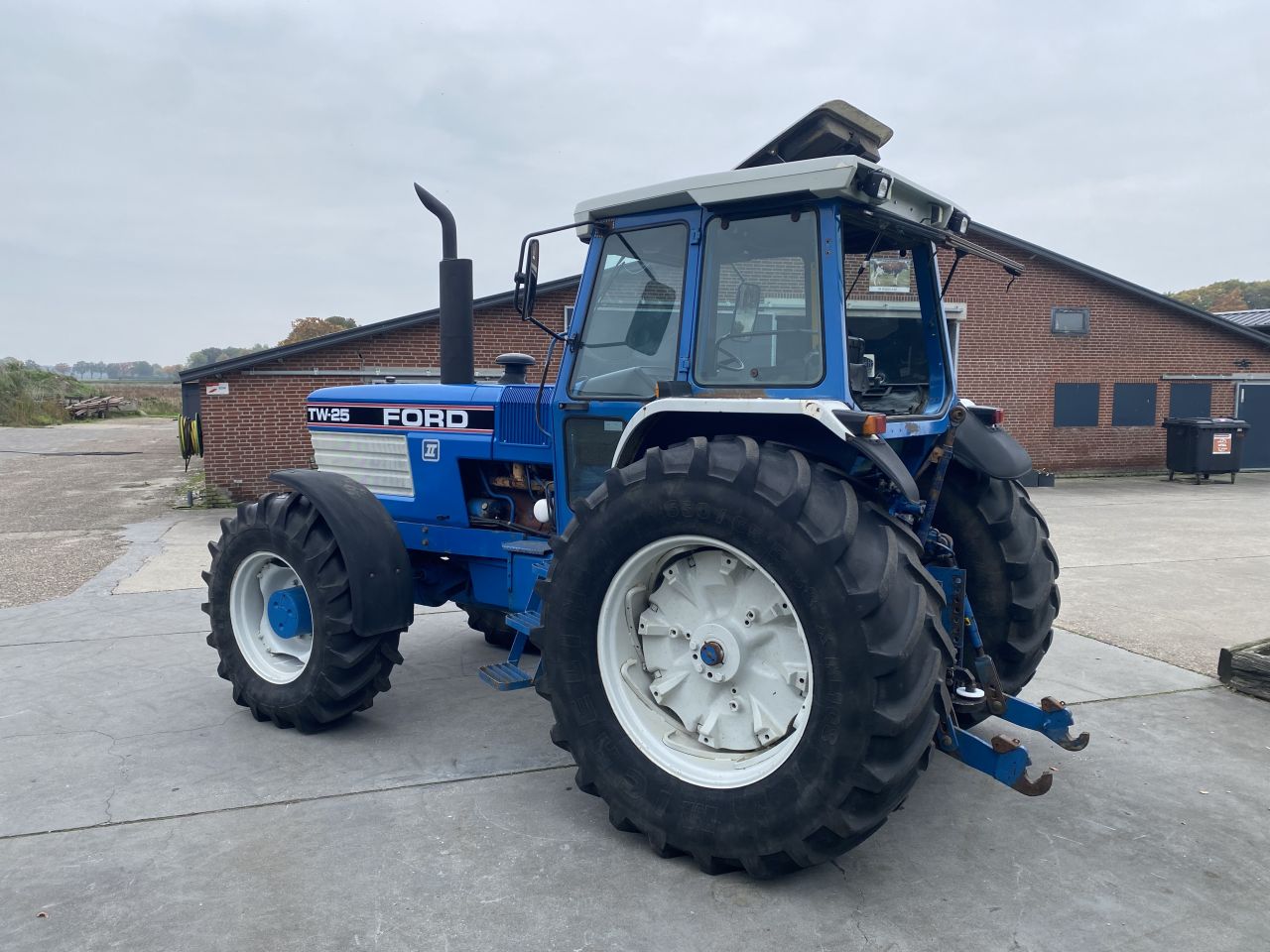Nette Ford tw 25