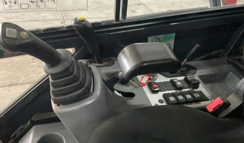 Yanmar SV17 minikraan ca 1300 draaiuren