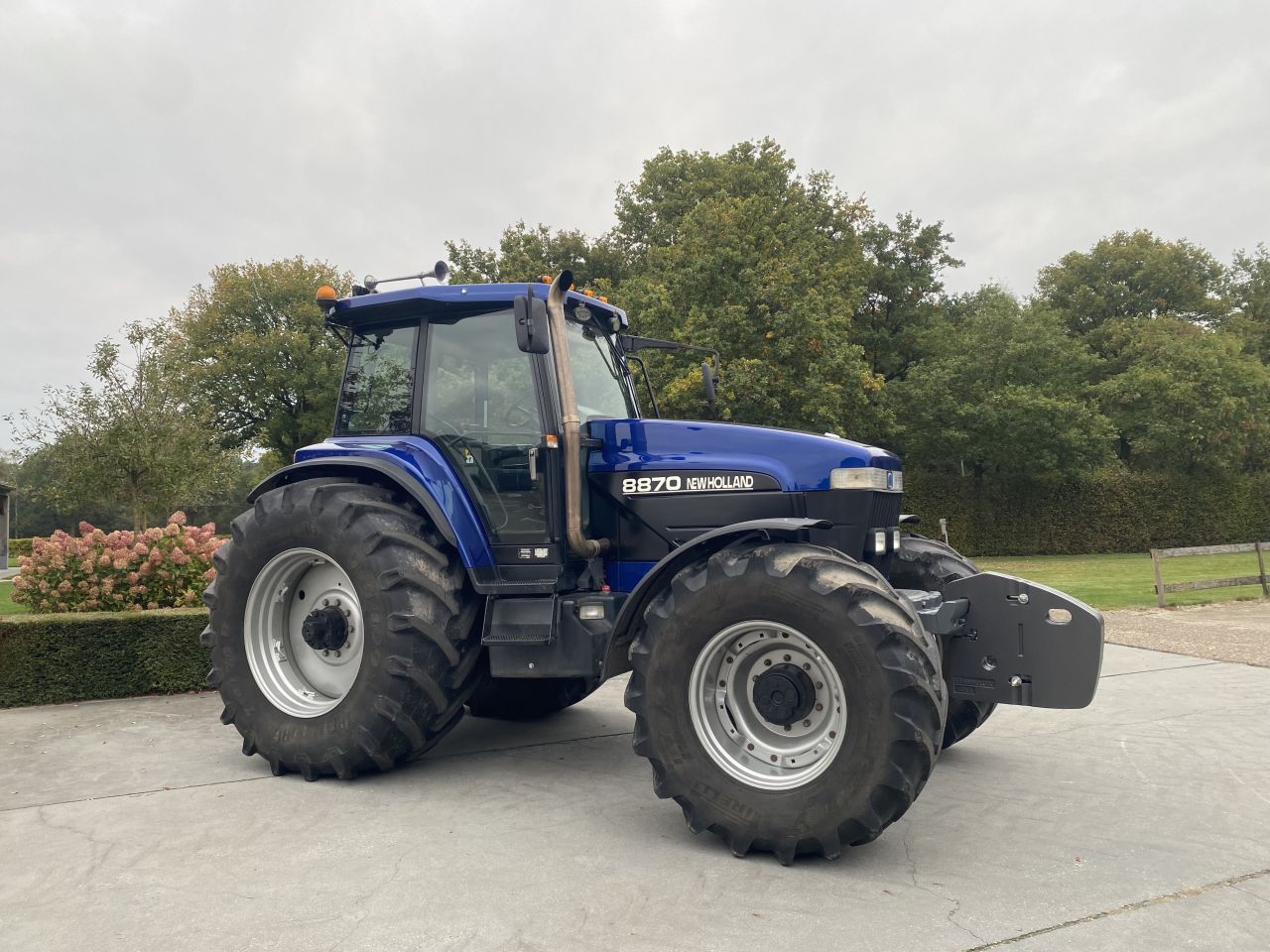 New holland Ford 8870 (bleu power)
