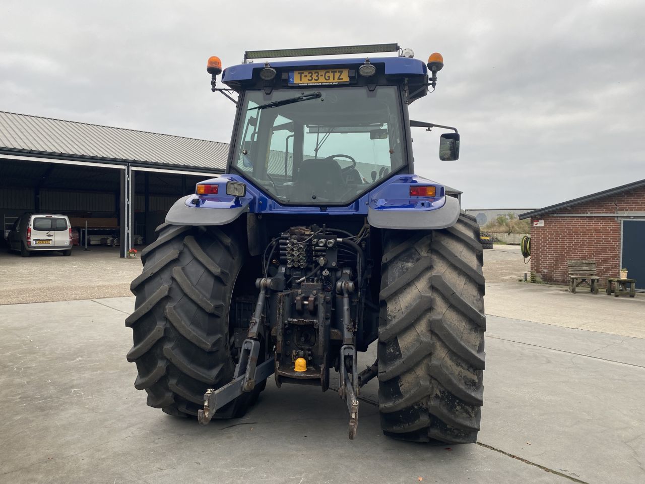New holland Ford 8870 (bleu power)