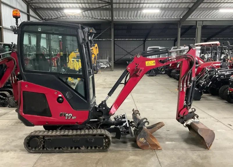 Yanmar SV 19 ca 1500 draaiuren