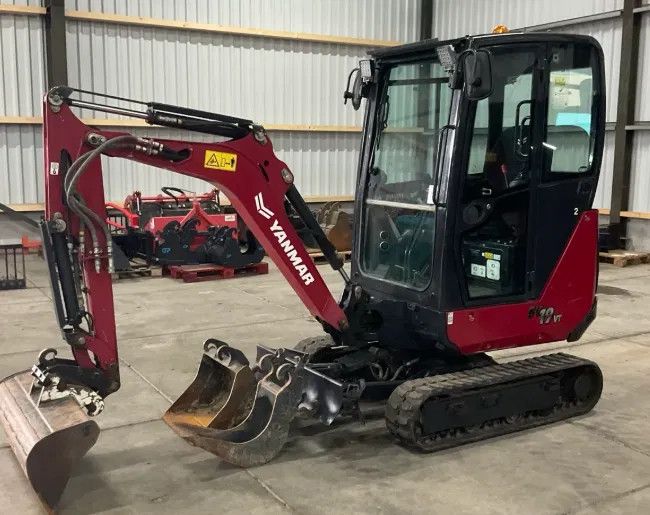 Yanmar SV 19 ca 1500 draaiuren