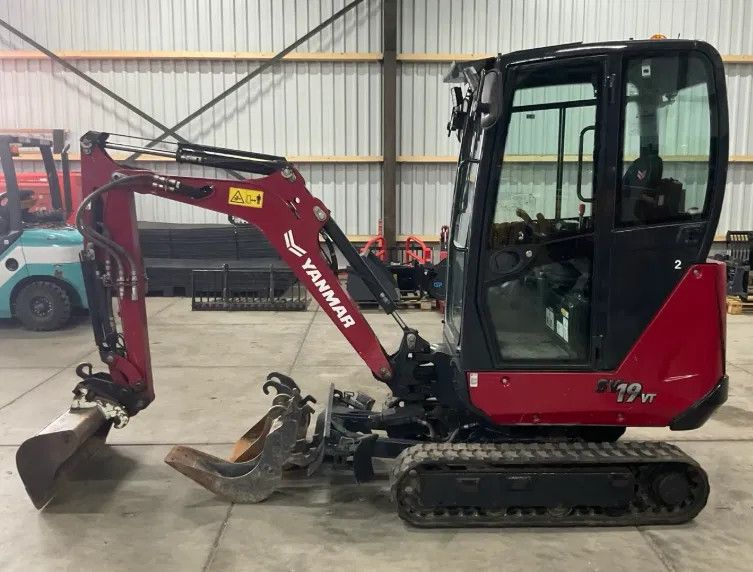 Yanmar SV 19 ca 1500 draaiuren