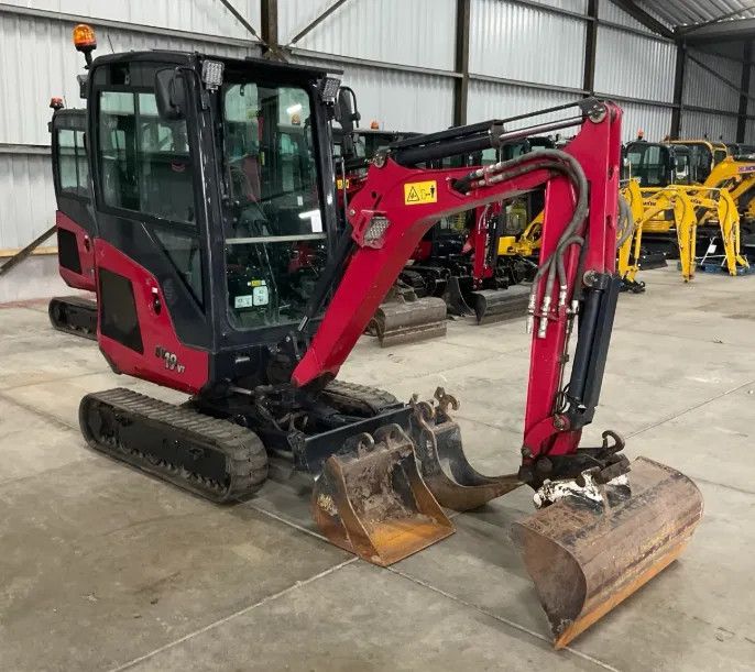 Yanmar SV 19 ca 1500 draaiuren