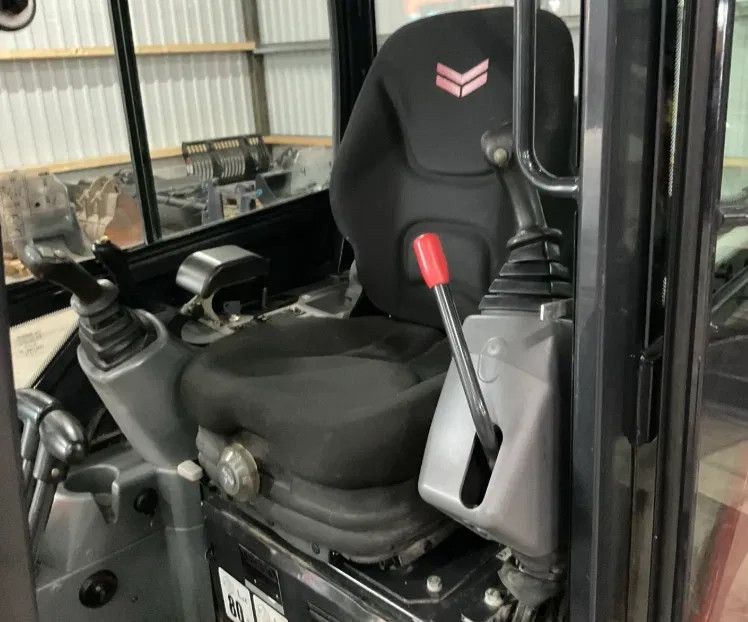 Yanmar SV 19 ca 1500 draaiuren