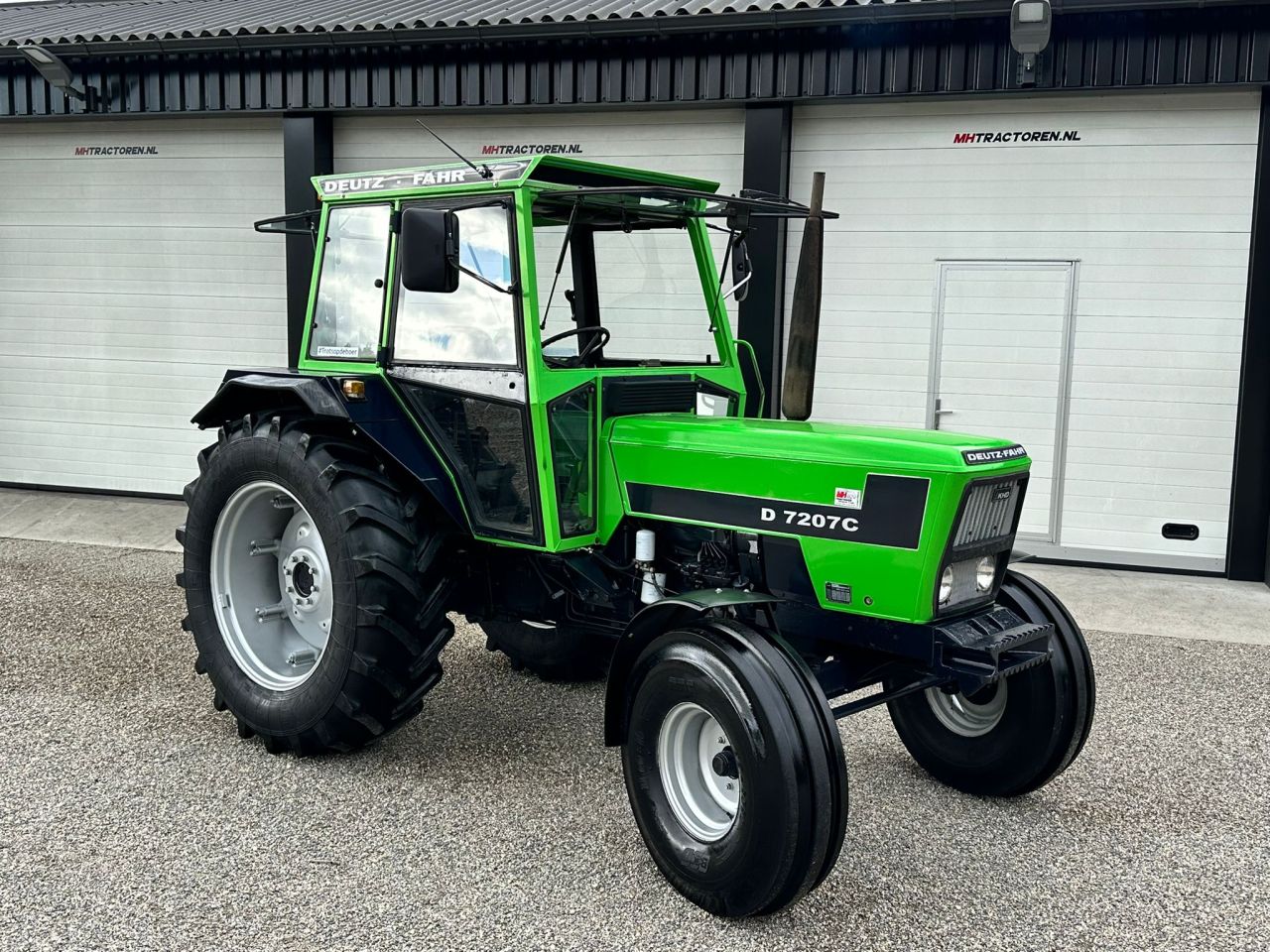 TE KOOP: zeer nette DEUTZ 7207C