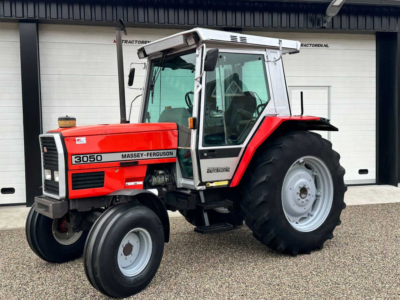 TE KOOP: zeer nette MASSEY FERGUSON 3050