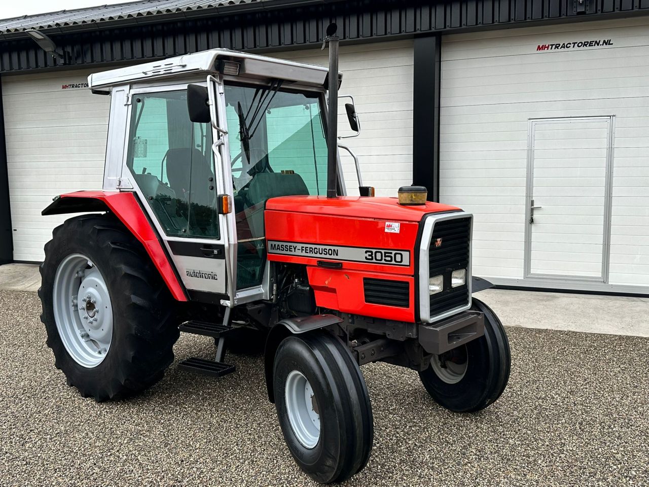 TE KOOP: zeer nette MASSEY FERGUSON 3050