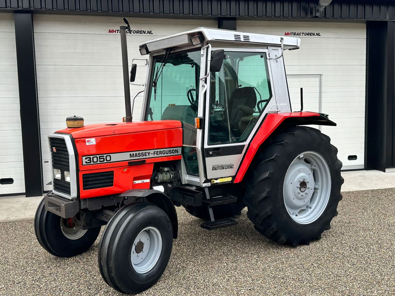 TE KOOP: zeer nette MASSEY FERGUSON 3050