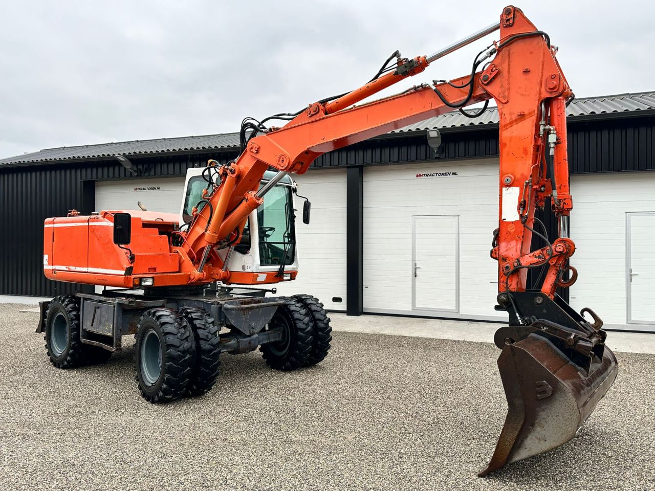 TE KOOP: zeer nette ATLAS 1304 mobiele kraan