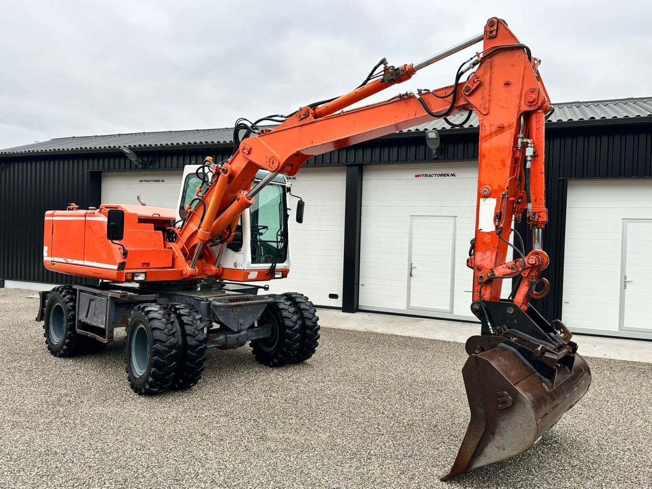 TE KOOP: zeer nette ATLAS 1304 mobiele kraan