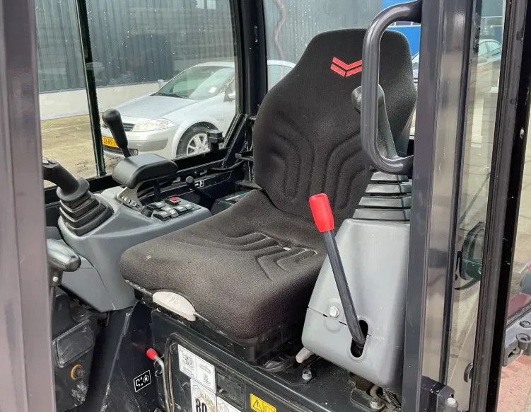 Yanmar SV22 weinig uren