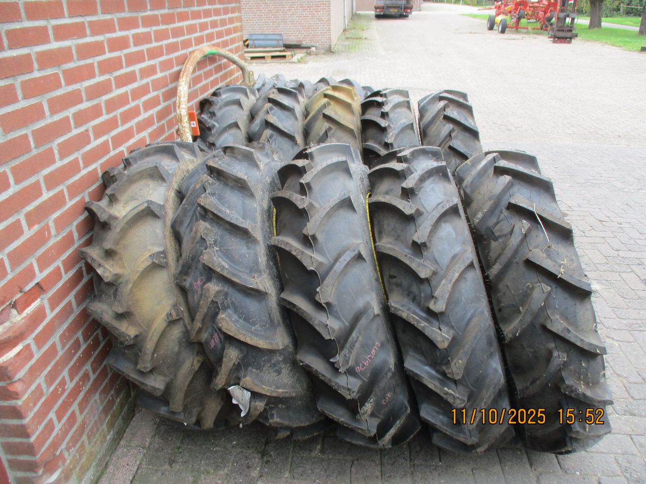 Galaxy 11.2-24 met john deere velgen