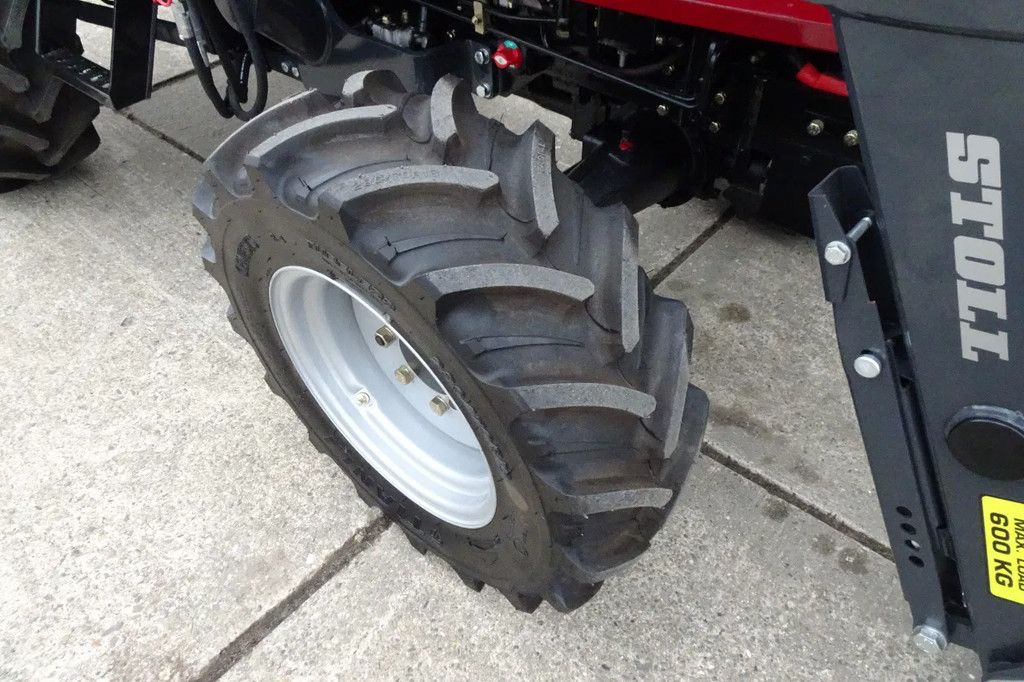 Knegt 404G2e met voorlader .