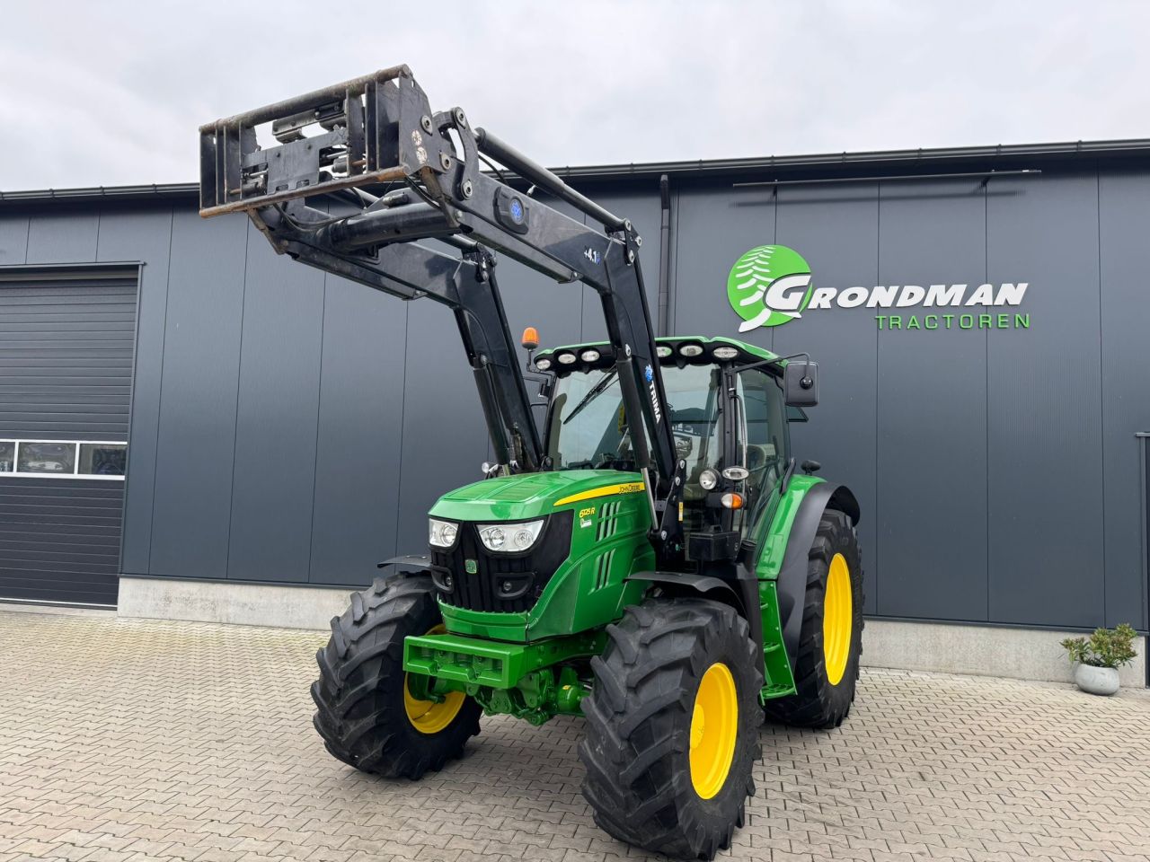 John Deere 6125R AP