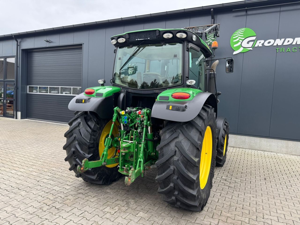 John Deere 6125R AP