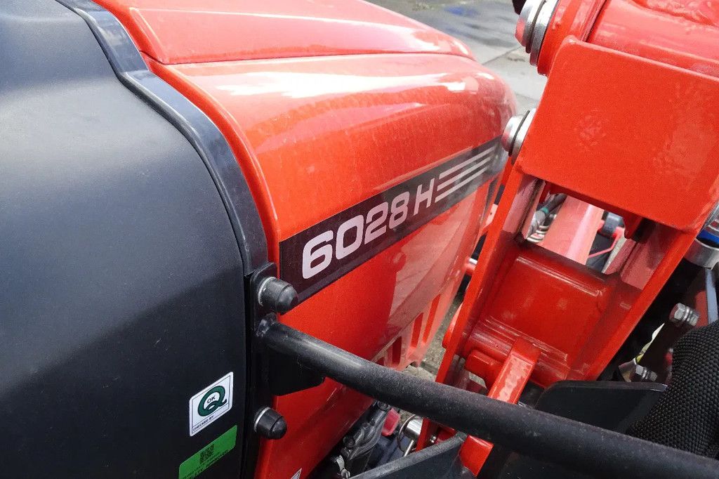 Tafe Compact trekker met voorlader 6028H