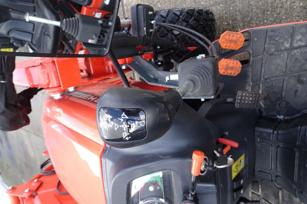 Tafe Compact trekker met voorlader 6028H