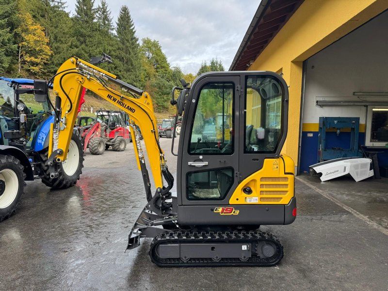 New Holland E 19C