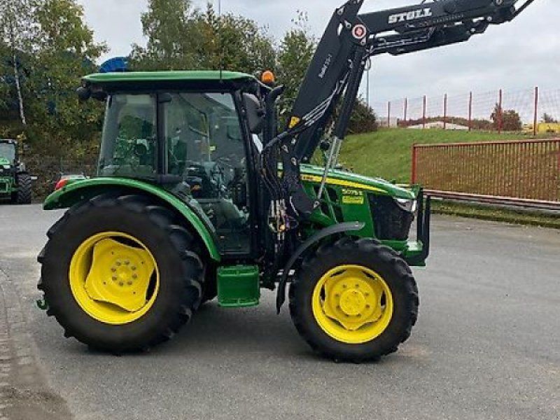 John Deere 5075E