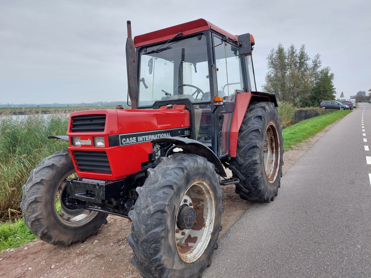 Case / International 833 A 4 WD